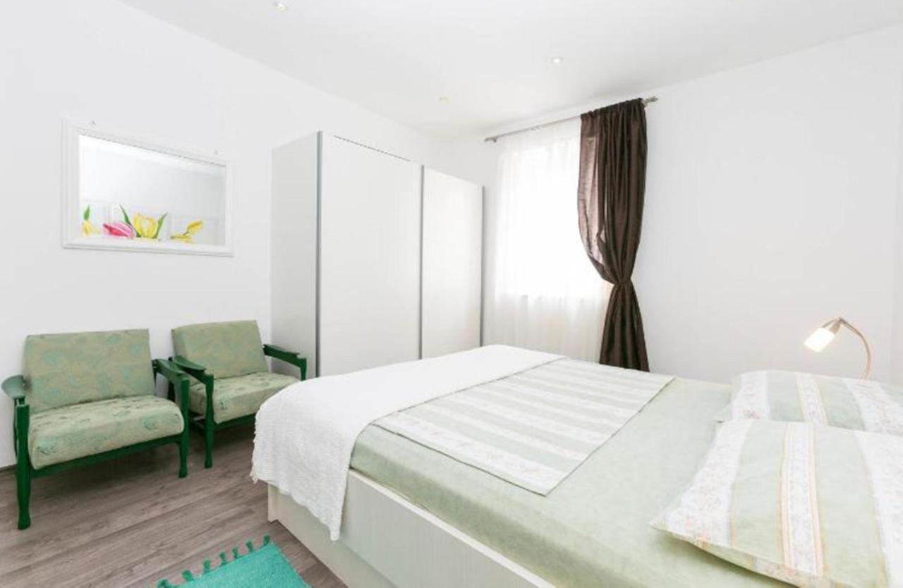 Cecillia Mare Apartments Rovinj Exterior foto