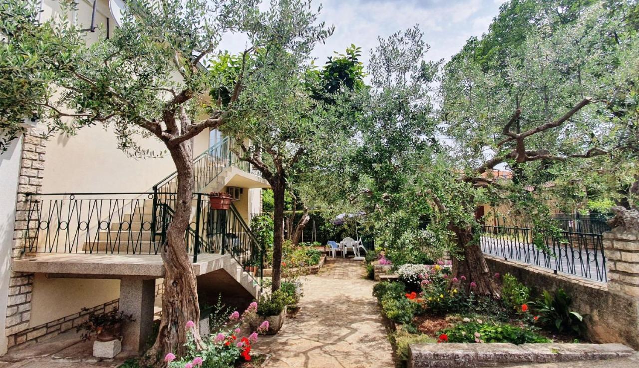 Cecillia Mare Apartments Rovinj Exterior foto